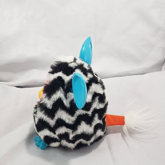 Furby Boom Zebra Zig Zag Stripes Hasbro Interactive Toy Not Working 6 Inch 2012 - Picture 5 of 8